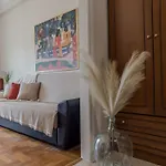 Sunny Nest, Walk To Old Harbour Apartment *