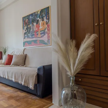 Sunny Nest, Walk To Old Harbour Apartment *
