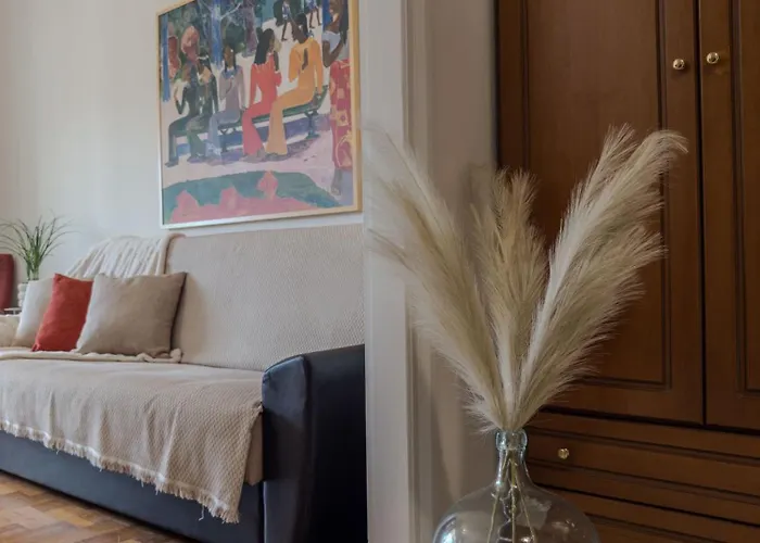 Sunny Nest, Stylish & Bright Urban Retreat Apartament *