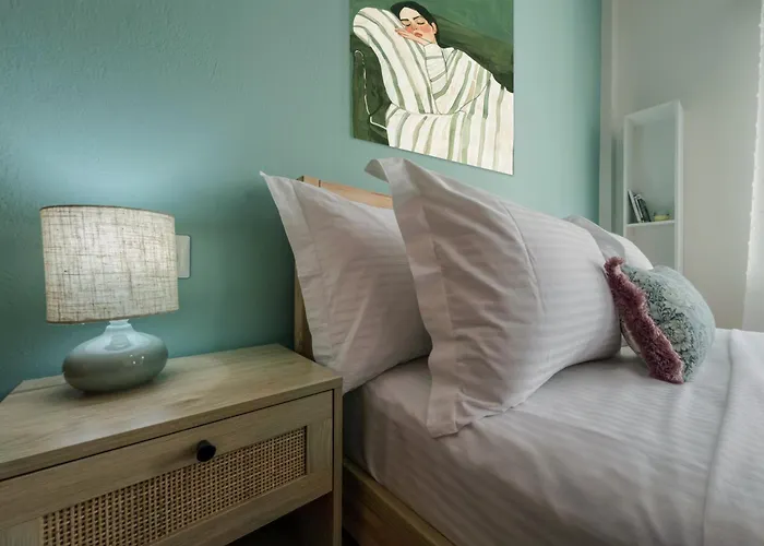 Sunny Nest, Stylish & Bright Urban Retreat Chania (Crete)