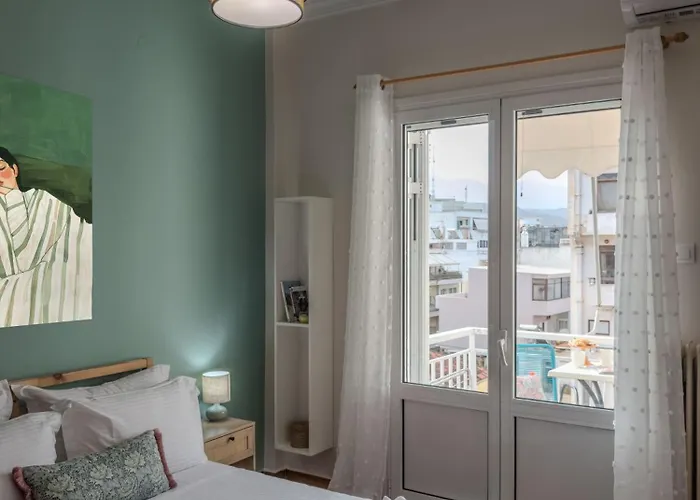 Sunny Nest, Stylish & Bright Urban Retreat