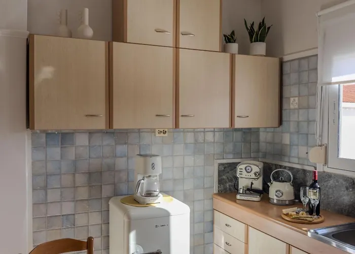 Sunny Nest, Stylish & Bright Urban Retreat Chania (Crete)