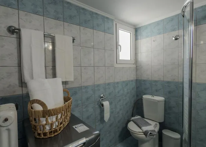 Sunny Nest, Stylish & Bright Urban Retreat Apartament