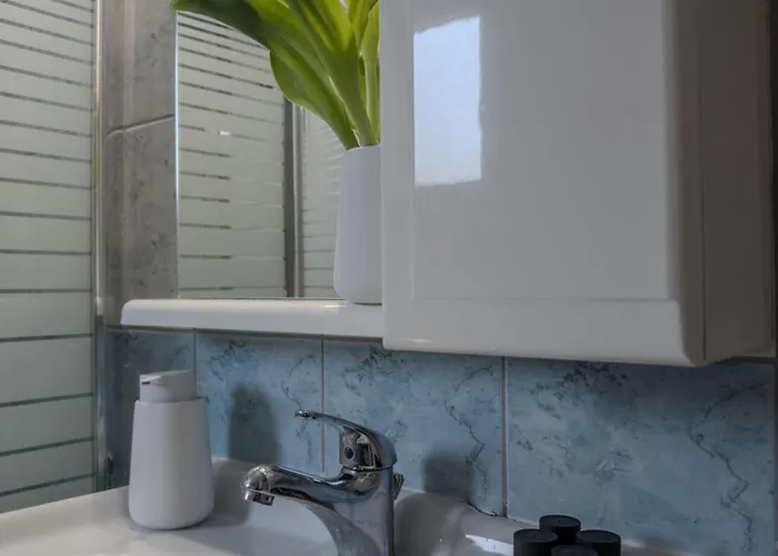 Apartament Sunny Nest, Stylish & Bright Urban Retreat