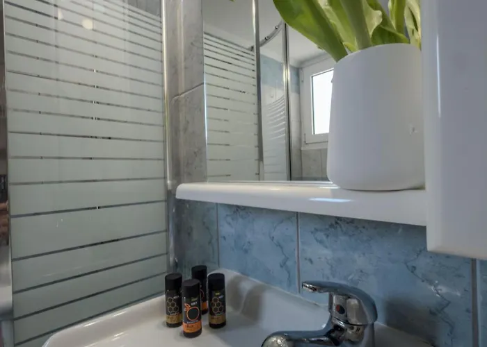 Sunny Nest, Stylish & Bright Urban Retreat * Chania (Crete)