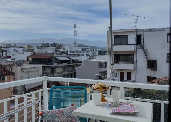 Sunny Nest, Stylish & Bright Urban Retreat Apartament